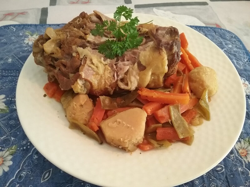 Collier d’agneau aux taros, aux carottes et aux pois gourmands 1