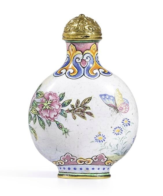 Snuff bottle in imitation of painted enamel metalwork, China, Qing  dynasty (1644–1911), Qianlong period (1736–95)