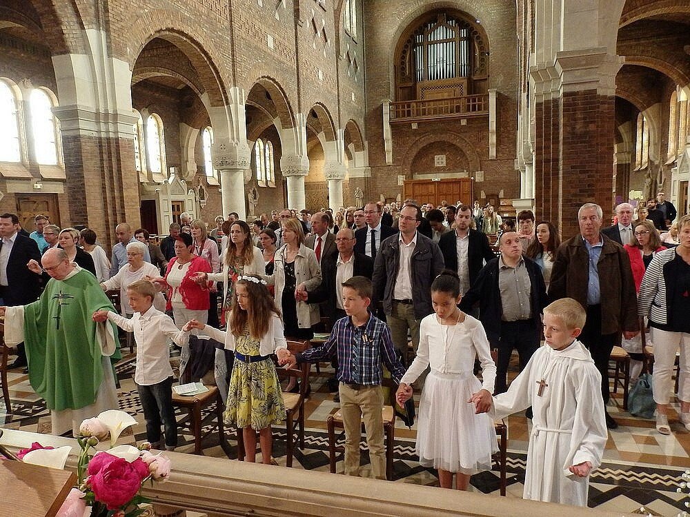 2016-06-12-entrées eucharistie-Le Doulieu (39)