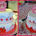 Le gâteau charlotte aux fraises en pâte à sucre {mon tout 1er vrai en pâte à sucre}