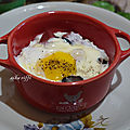 Cassolette d'œufs a la dinde fumée et olives noires