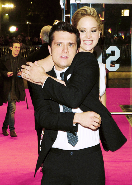 La parenthèse dorée+Hunger+Games+Catching+Fire+Embrasement+UK+Josh Hutcherson+Jennifer Lawrence