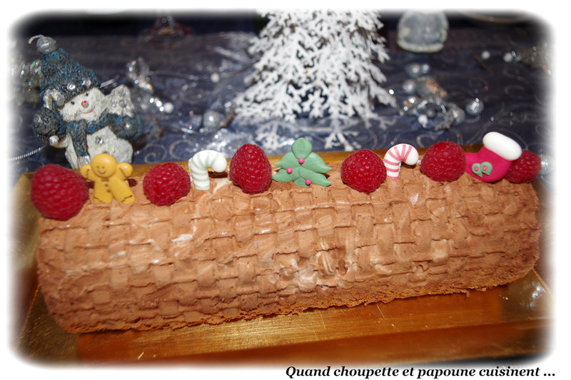 bûche de Noël chocolat et framboises-8706