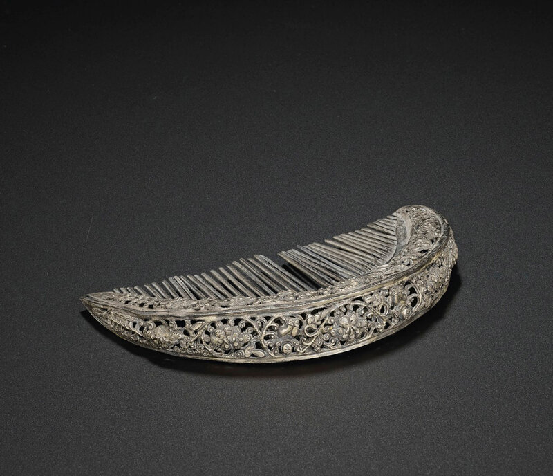 2019_NYR_18338_0594_000(a_large_reticulated_silver_comb_song_dynasty)