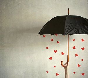hearts_under_umbrella