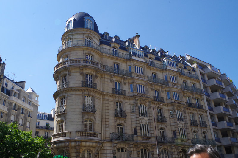 04-05 Cathy immeuble Haussmannien dans le 16 ème arrondissement de Paris rue Mozart, quartier de la Muette