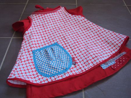 ens robe tablier+jupes à pois 001