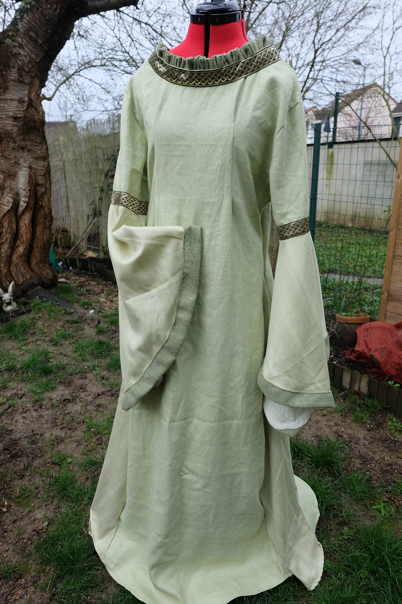 Robe médiévale, robe celtique verte