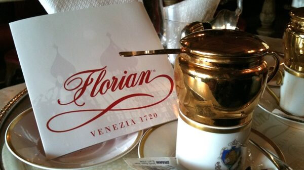le-célebre-chocolat-chaud-du-Cafe-Florian-Venise-600x336