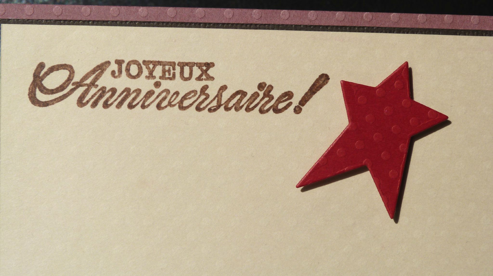 Carte D Anniversaire Feminine Et Gourmande Avec Frise De Cupcakes L2mg La Boutique