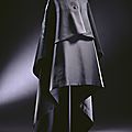 Evening_gown_and_cape_ziberline_Crist├│bal_Balenciaga_Paris_1967__Victoria_and_Albert_Museum_London