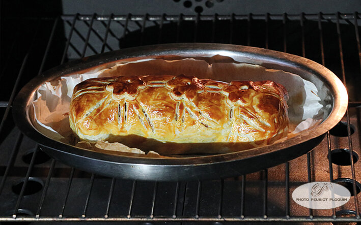 FILET_MIGNON_DE_PORC_en_croute_farci_a_la_mangue_et_au_chorizo_cuit_au_four