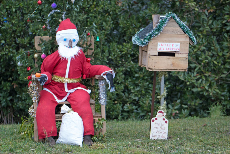 Marans déco Noël 241217 PN boite aux lettres lait